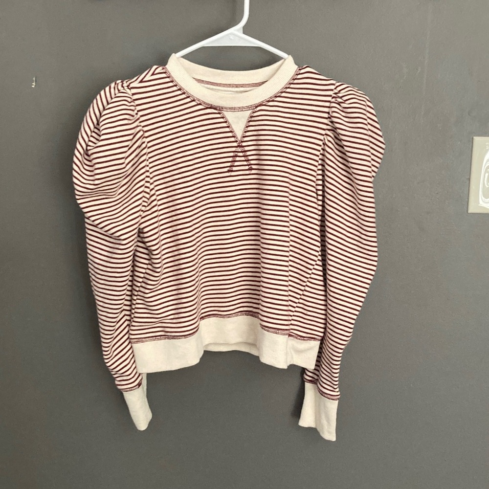 Cozy Life by the river size small cream& burgundy long sleeve crop top GUC